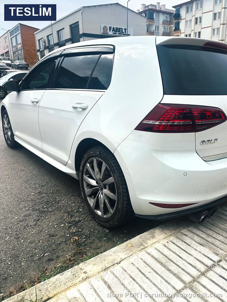 Volkswagen Golf arka çamurluk göçük düzeltme sonrası teslim